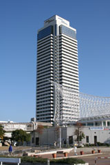 ホテルオークラと神戸海洋博物館の画像