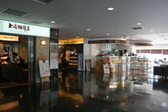 神戸空港の3階喫食エリアの画像