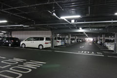 コストコ神戸の屋内駐車場の画像